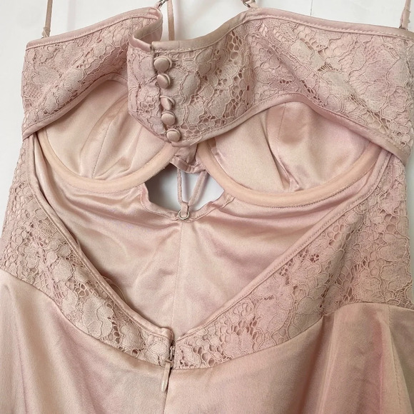 HOUSE OF CB 'Georgia' Crystal Satin and Lace Midi Dress cutout Size M NWOT - Picture 16 of 16